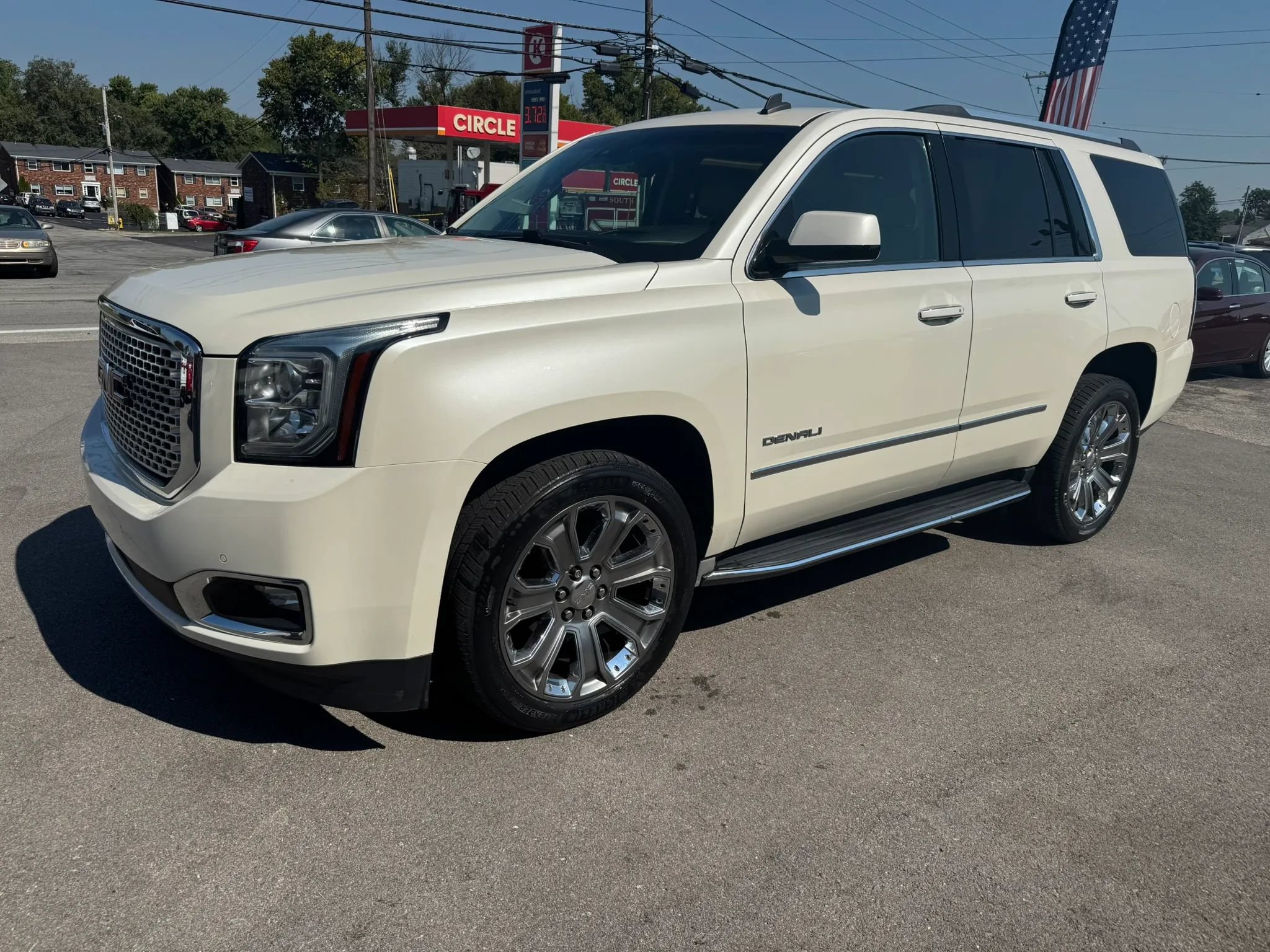 Used 2015 GMC Yukon Denali w/ Touring Package AWD/4WD image 5