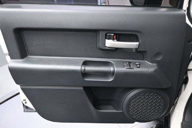 Used 2010 Toyota FJ Cruiser 4WD w/ Convenience Pkg image 29
