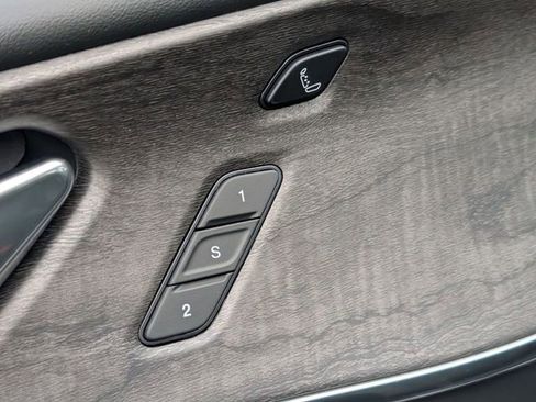 New 2025 Jeep Grand Cherokee Overland w/ Luxury Tech Group IV image 10