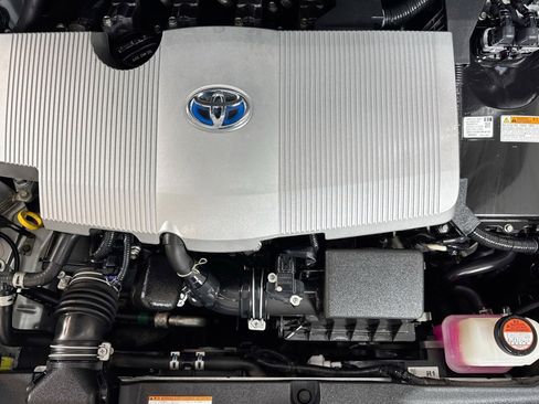 Used 2016 Toyota Prius Three image 27