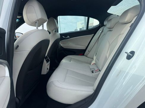 Used 2025 Genesis G70 2.5T RWD image 13