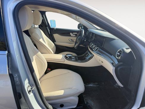 Used 2020 Mercedes-Benz E 350 Sedan image 19