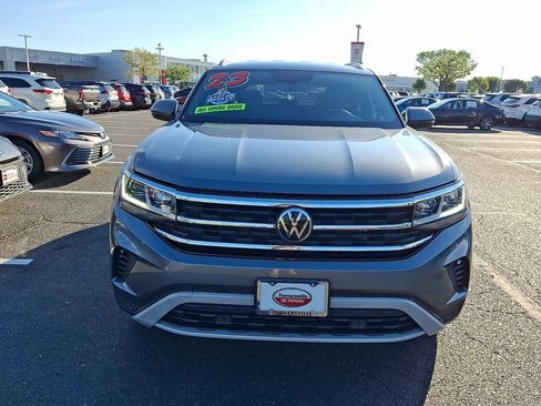 Used 2023 Volkswagen Atlas Cross Sport SE AWD/4WD image 2