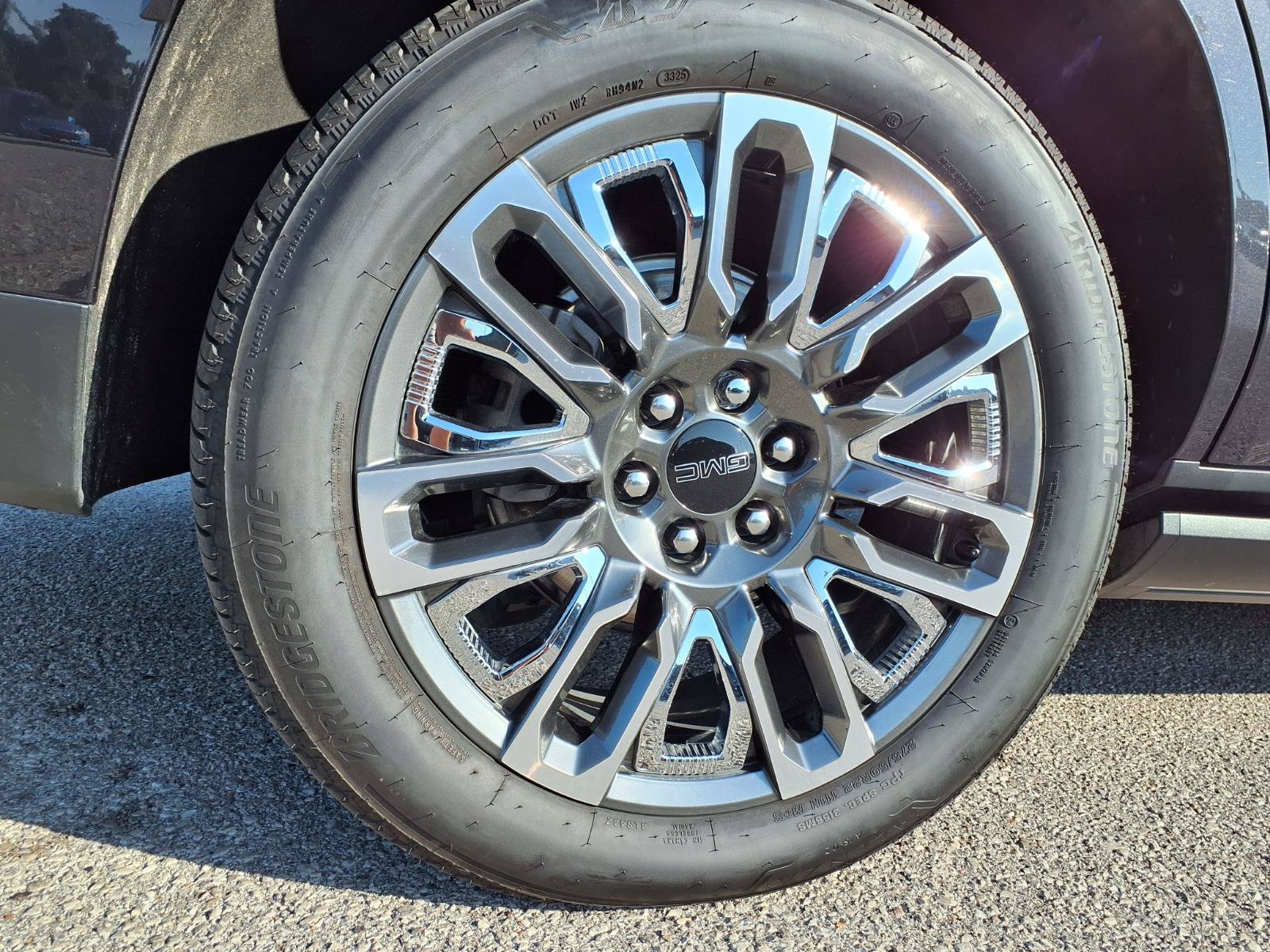 Used 2024 GMC Yukon Denali Ultimate AWD/4WD image 43