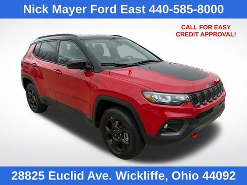 Used 2024 Jeep Compass Trailhawk AWD/4WD image 1