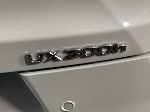 New 2026 Lexus UX 300h FWD image 22