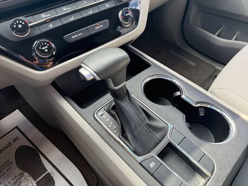 Used 2019 Kia Sedona LX FWD image 20