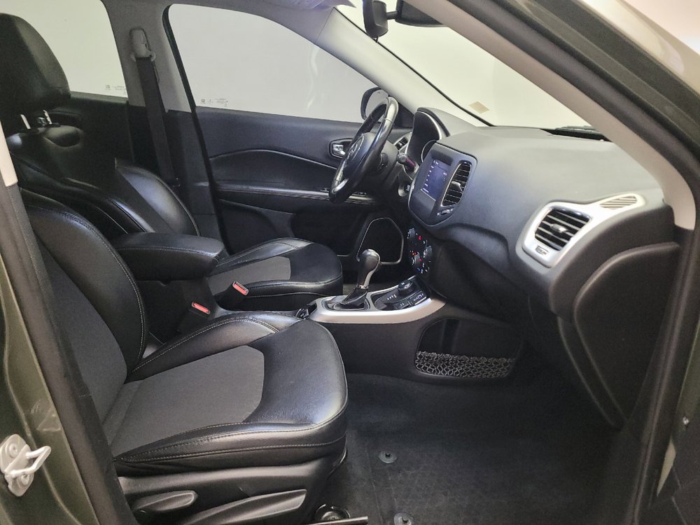 Used 2020 Jeep Compass Latitude w/ Cold Weather Group AWD/4WD image 21