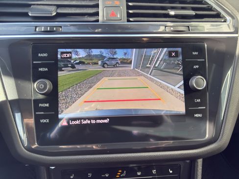 Used 2022 Volkswagen Tiguan SEL R-Line image 13