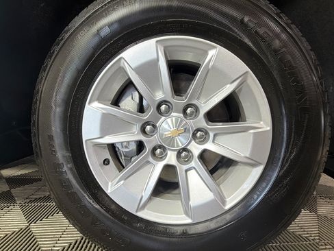 Used 2025 Chevrolet Silverado 1500 W/T RWD image 33