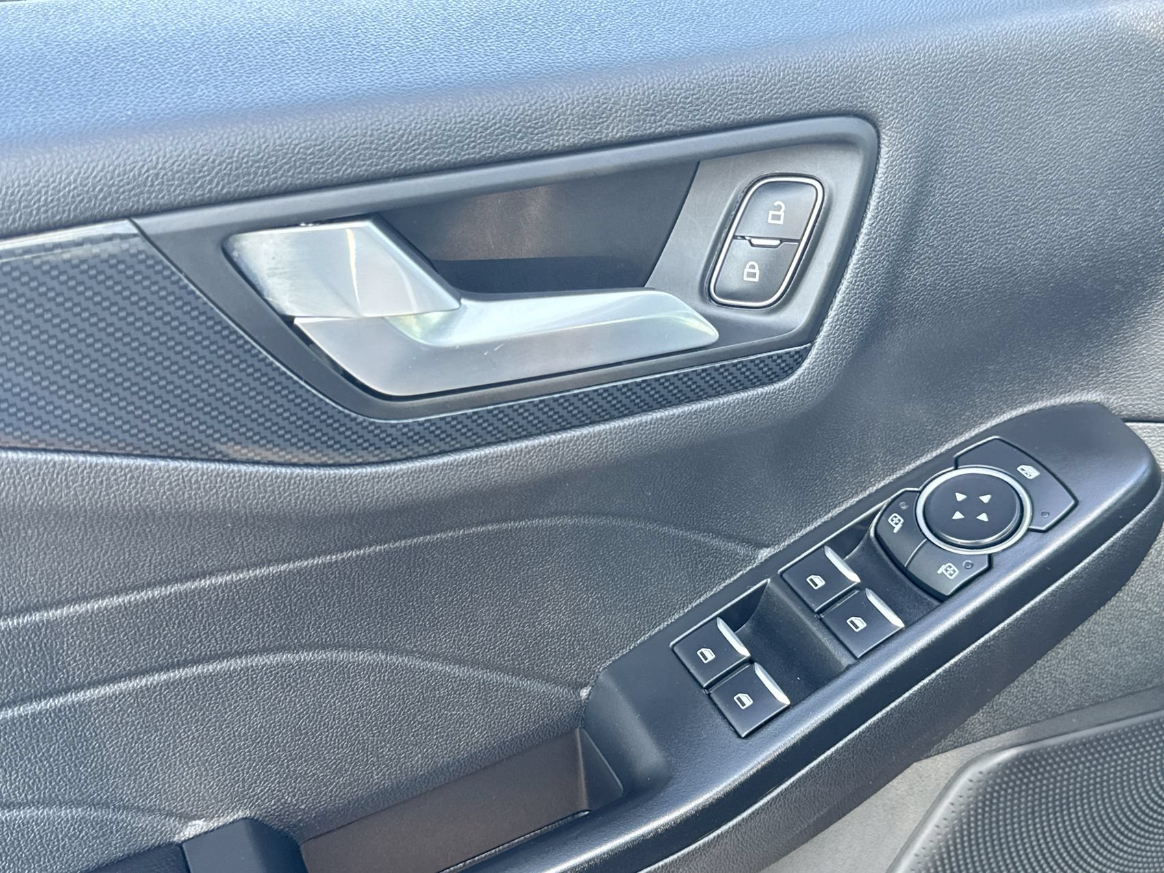 Used 2025 Ford Escape ST-Line AWD/4WD image 13