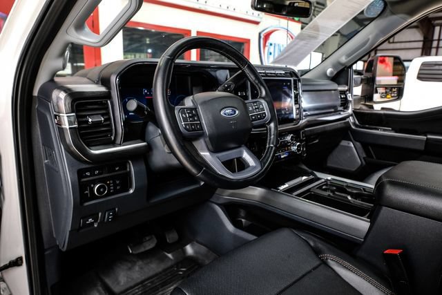 Used 2023 Ford F250 Lariat w/ Lariat Ultimate Package AWD/4WD image 5