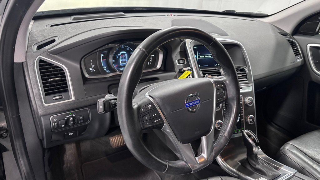 Used 2015 Volvo XC60 T6 Platinum AWD/4WD image 9