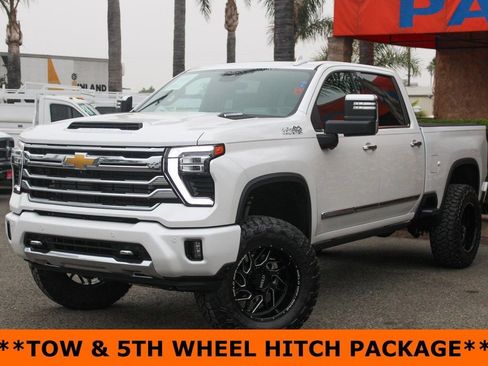 Used 2024 Chevrolet Silverado 3500 High Country w/ High Country Premium Package image 4