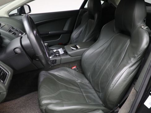 Used 2011 Aston Martin V12 Vantage Coupe image 19