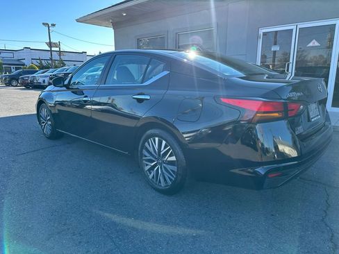 Used 2023 Nissan Altima 2.5 SV image 5