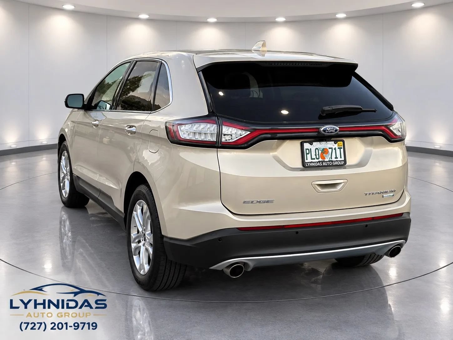 Used 2017 Ford Edge Titanium w/ Technology Package FWD image 5