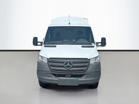 Used 2024 Mercedes-Benz Sprinter 3500 image 8