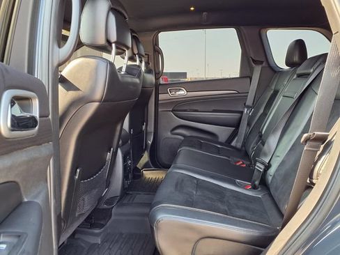 Used 2018 Jeep Grand Cherokee Altitude AWD/4WD image 15