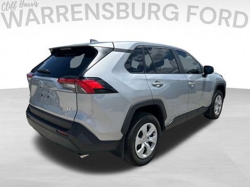 Used 2024 Toyota RAV4 LE FWD image 7