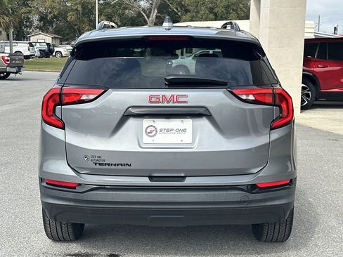 Used 2020 GMC Terrain SLE w/ Driver Convenience Package image 6