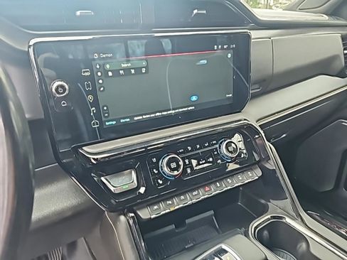 Used 2024 GMC Sierra 1500 AT4X image 22