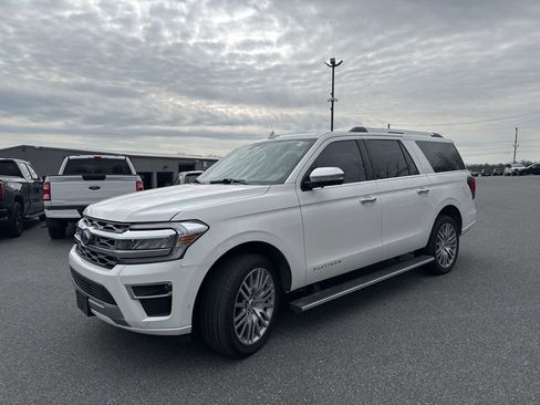 Used 2024 Ford Expedition Max Platinum image 3
