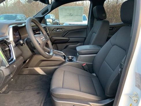 New 2025 GMC Canyon Elevation w/ Convenience Package image 12