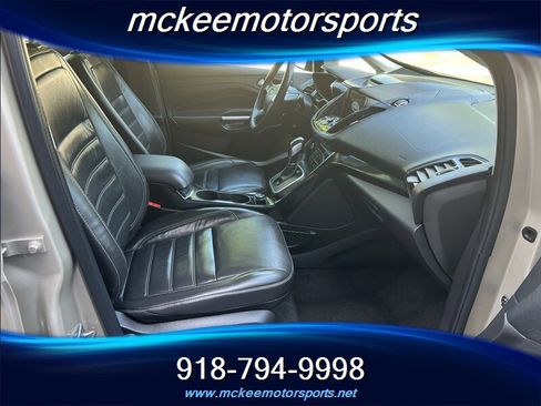 Used 2017 Ford C-MAX Titanium w/ Equipment Group 301A FWD image 8