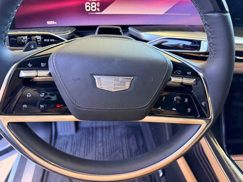 Used 2025 Cadillac Escalade IQ Luxury 2 AWD/4WD image 15