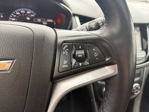 Used 2018 Chevrolet Trax LT w/ Sun & Sound Package image 25