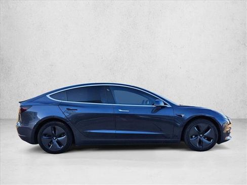 Used 2018 Tesla Model 3 Long Range image 4