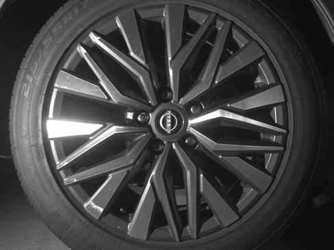 Used 2025 Nissan Altima 2.5 SV image 14