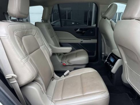 Used 2022 Lincoln Aviator Reserve image 8