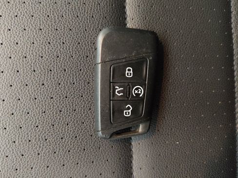 Used 2024 Volkswagen Jetta SE FWD image 32
