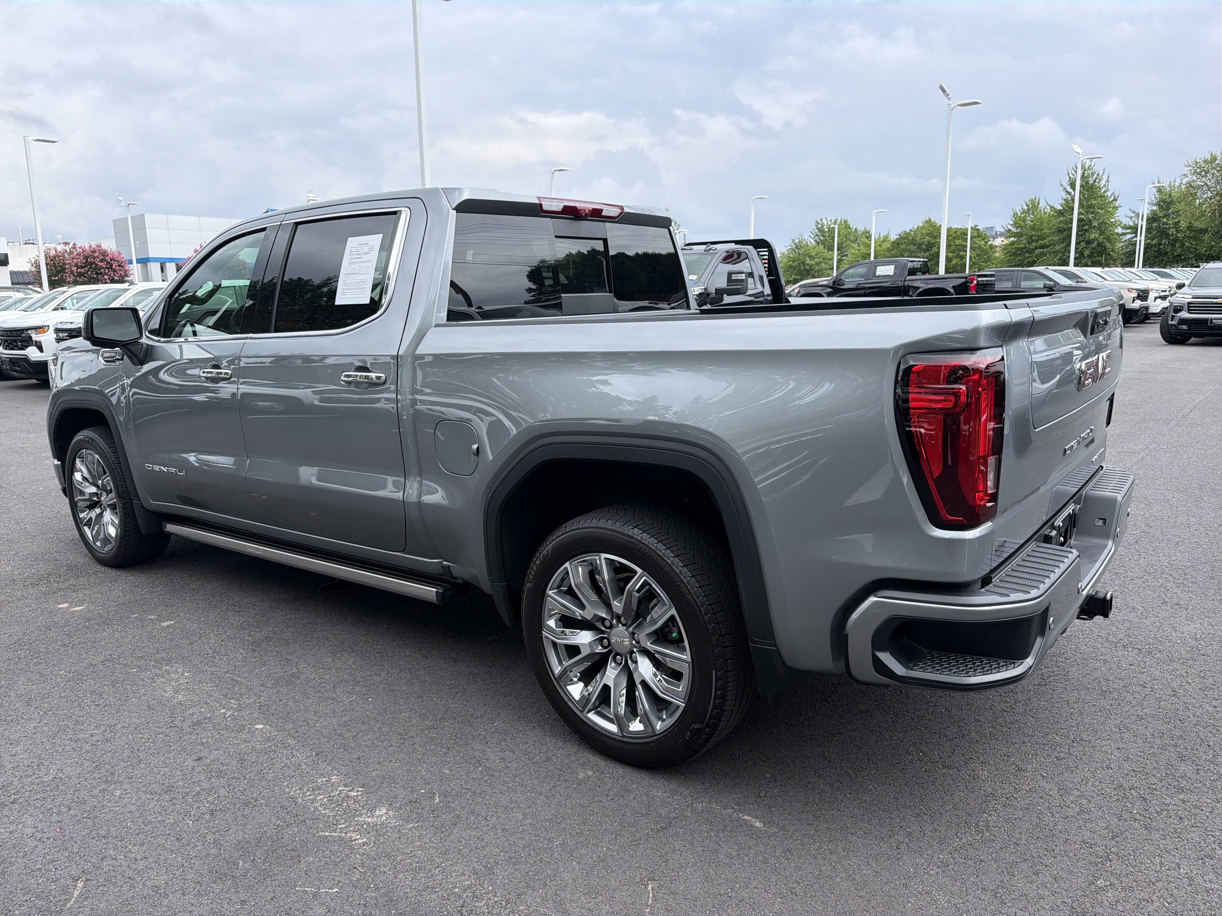 Used 2026 GMC Sierra 1500 Denali w/ Denali Reserve Package AWD/4WD image 8