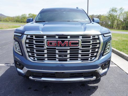 Used 2026 GMC Yukon XL Elevation w/ Elevation Premium Package image 2