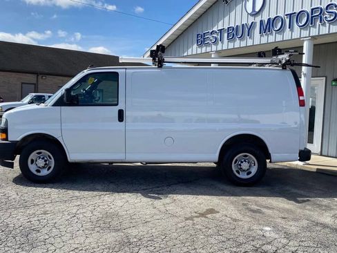 Used 2018 Chevrolet Express 2500 w/ Driver Convenience Package RWD image 2
