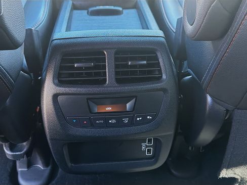 Used 2022 Honda Pilot TrailSport image 23