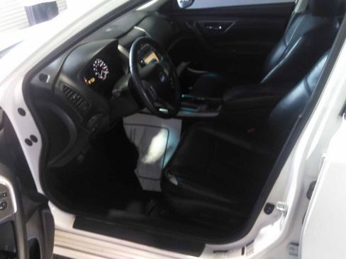 Used 2015 Nissan Altima 2.5 SL w/ Technology Package FWD image 5