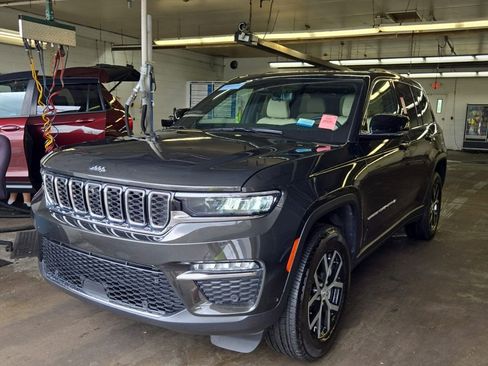 Used 2023 Jeep Grand Cherokee Limited w/ Luxury Tech Group II AWD/4WD image 1