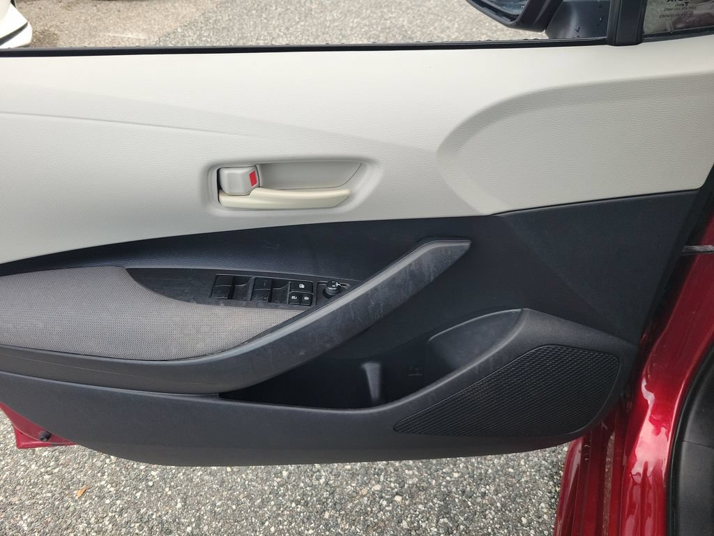 Used 2022 Toyota Corolla LE FWD image 12