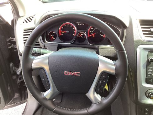 Used 2016 GMC Acadia SLE FWD image 18