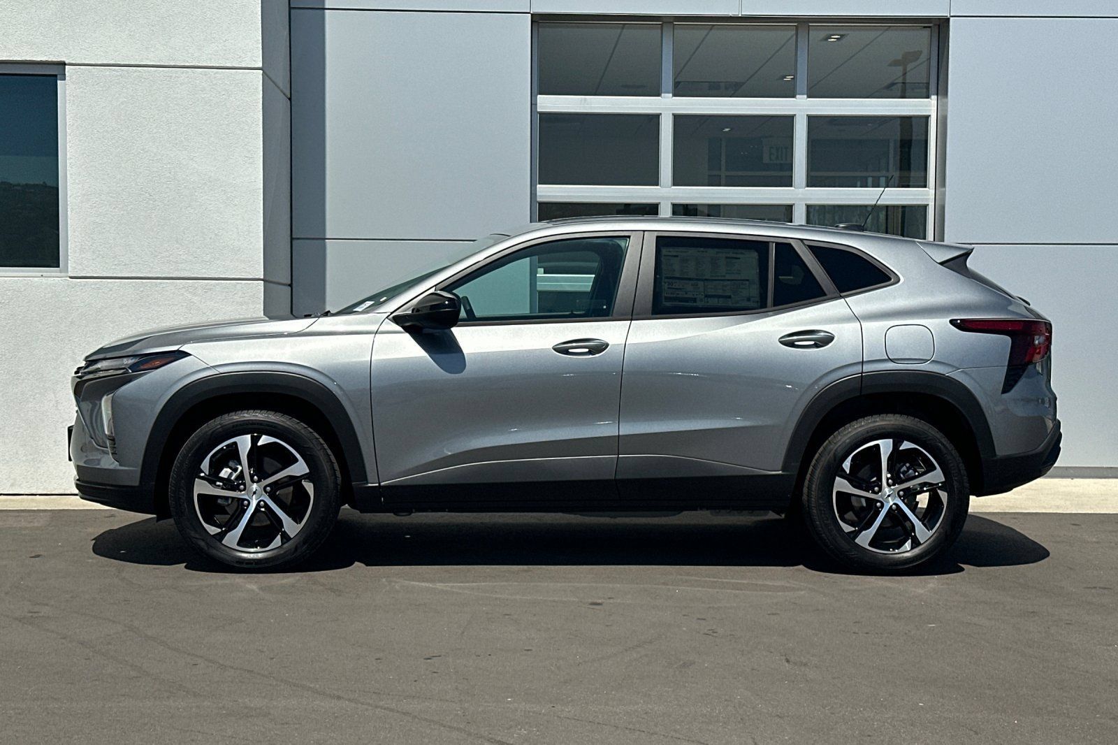 New 2026 Chevrolet Trax RS w/ Sunroof Package FWD image 7