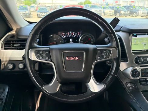 Used 2017 GMC Yukon XL SLT w/ Open Road Package AWD/4WD image 10