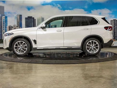 Used 2024 BMW X5 xDrive40i w/ Premium Package AWD/4WD image 6