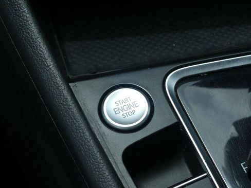 Used 2019 Volkswagen Jetta SE FWD image 18