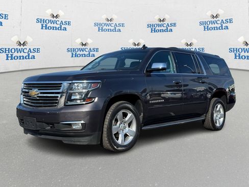 Used 2018 Chevrolet Suburban Premier image 2