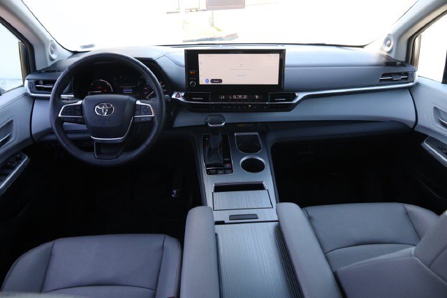 Used 2025 Toyota Sienna XLE w/ XLE Plus Package AWD/4WD image 25