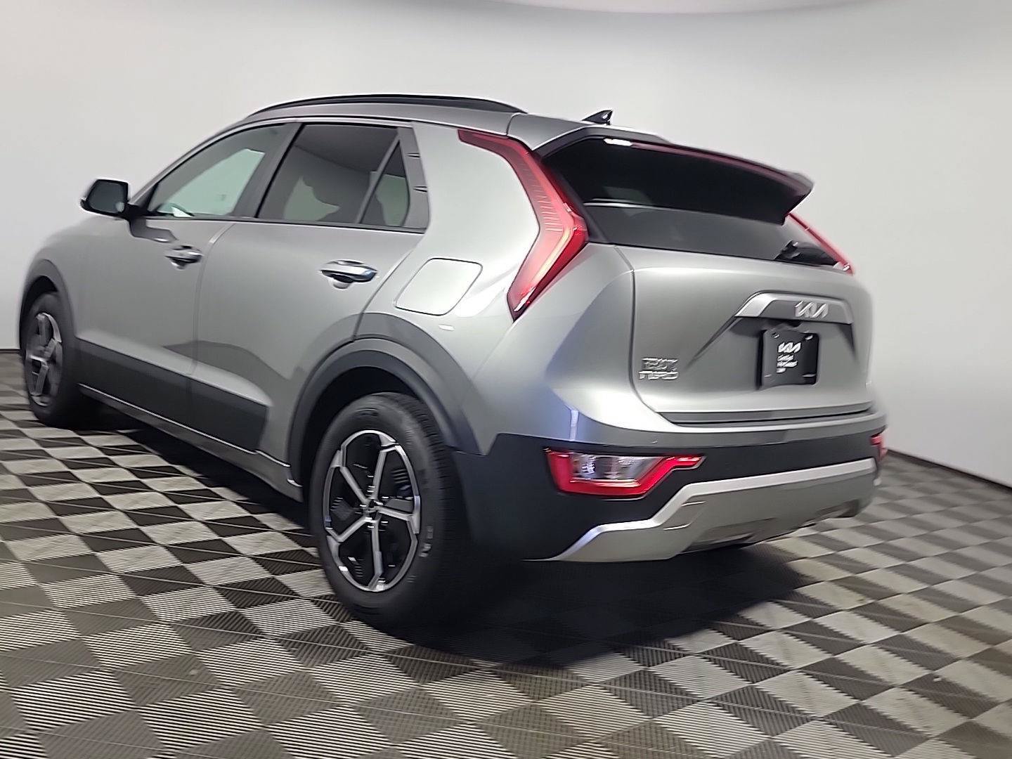 Certified 2024 Kia Niro EX FWD image 7